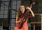 Анастасия Парима исполняет песню «Бабы в церкви»