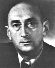 Уроженец Одессы, главный режиссер-постановщик театра «Эстония» Александр Винер