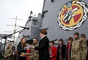 Марина Порошенко обещала передать письма морякам-военнопленным