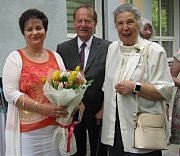 Крепкая дружба и взаимопомощь объединяют преданных делу ежедневной заботы о детях с инвалидностью (слева направо) Марину Игонину, Армина Арендта, Ирину Галину