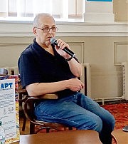 Юрий Макаров