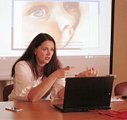 ...А лорврач Тереза Козак (медцентр «Хедлайн») рассказывает родителям все о насморке у детей