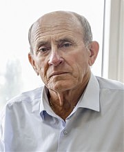 Василий Черненко, создатель музея Б. Ф. Деревянко в Ивановской школе