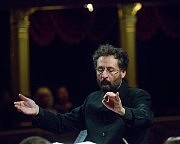 Дирижер Джанлука Капуано