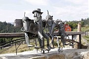 У ворот встречает семейка перцев