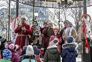 Колядки исполняет вокальный ансамбль «Зоряны»