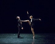 Сцена из спектакля