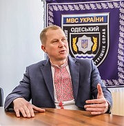 С ректором университета Вячеславом Аброськиным  мы общались в Международный день вышиванки