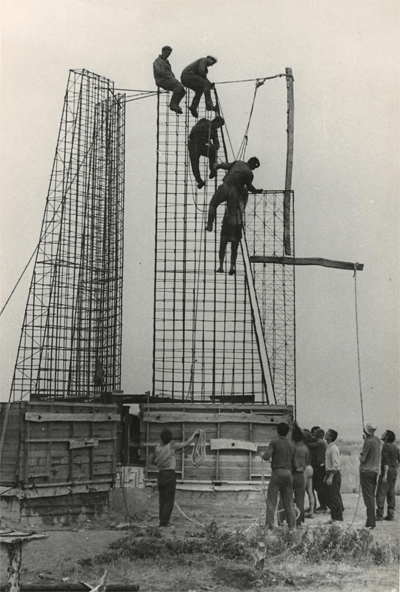 Строительство памятника Петру Петровичу Шмидту на о. Березань, где 8 сентября 1968 года  был открыт памятник-обелиск на средства, собранные сотрудниками и студентами Одесского инженерно-строительного института