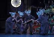 Забавных мышат в «Щелкунчике» танцуют ребята из ансамбля «Фуэте»