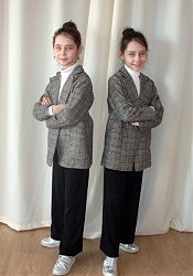 Даша и Катя Круглик