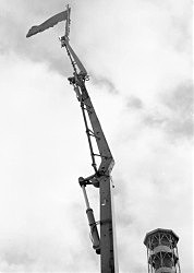 Знамя над «Саркофагом». Кран «Демаг»