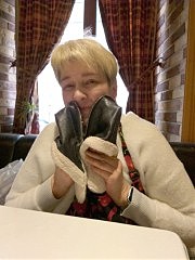 Тапочки хендмэйд — дорогой подарок от подопечной бабушки