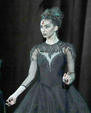 Бесподобная Анастасия Корно в образе Королевы-мачехи