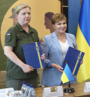 Юлия Лапутина и Людмила Прокопечко: министерство и громада — меморандум подписан