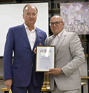 Олег Радковский (слева)