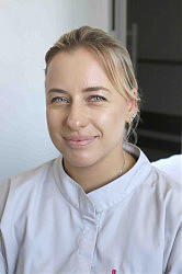 Олена Тараканова