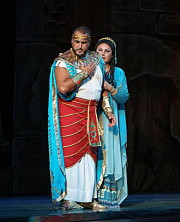 Альберто Профета та Людмила Монастирська в опері «Аїда»