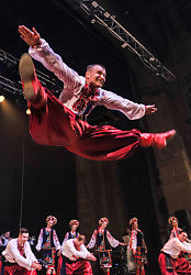 У повітрі головний  балетмейстер  Богдан Побережнюк